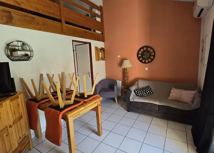 6p Climatisee Proche Piscine Equipements Nautique *