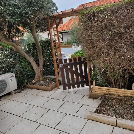 Vila 6p Climatisee Proche Piscine Equipements Nautique *